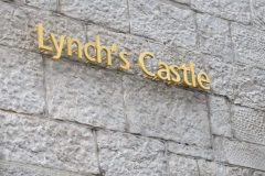 Lynchs Castle Sign